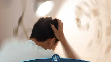 علت سرگیجه هنگام بلند شدن و تصویر مردی دچار سرگیجه | ژین‌طب